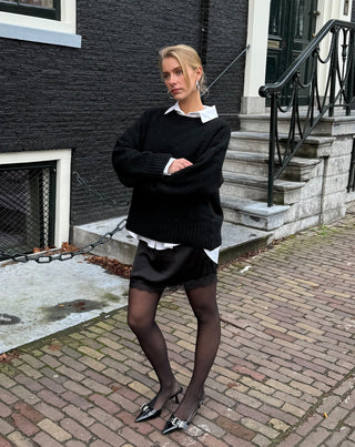 JUPE EN SATIN AVEC DENTELLE NOIRE