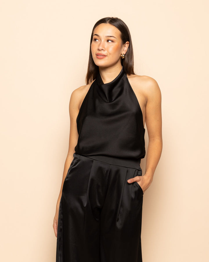 TOP HALTER EN SATIN NOIR