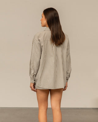 BLOUSE À CARREAUX BRUN AVEC ÉCHARPE