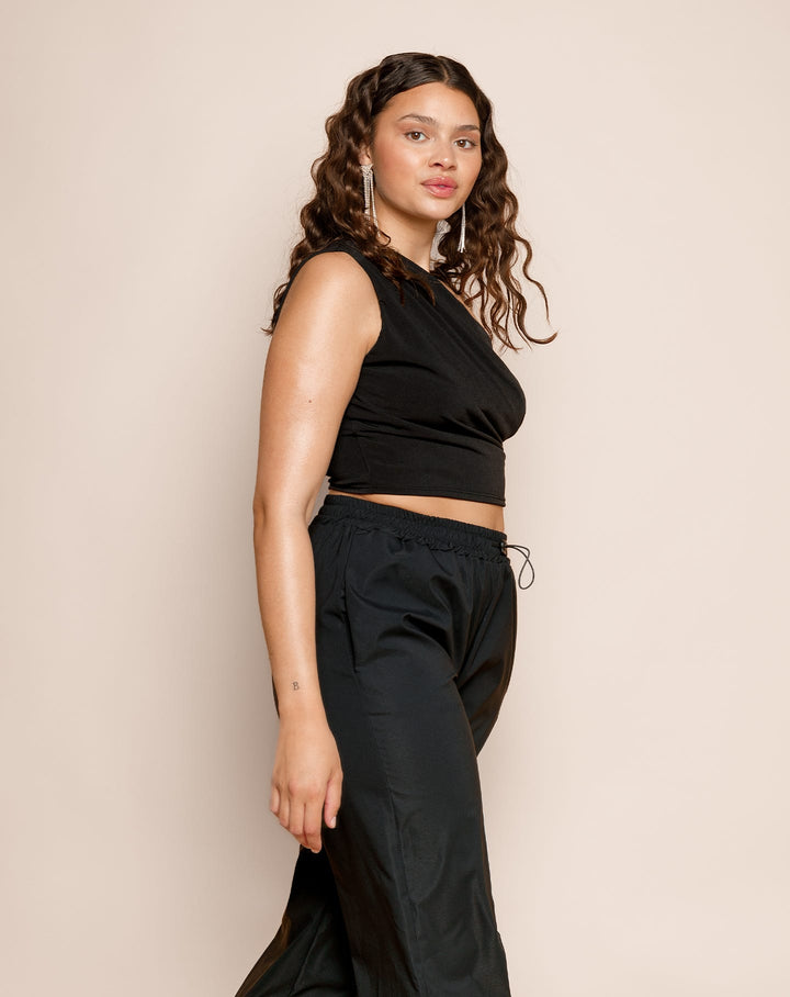 TOP SANS MANCHES RUFFLE NOIR