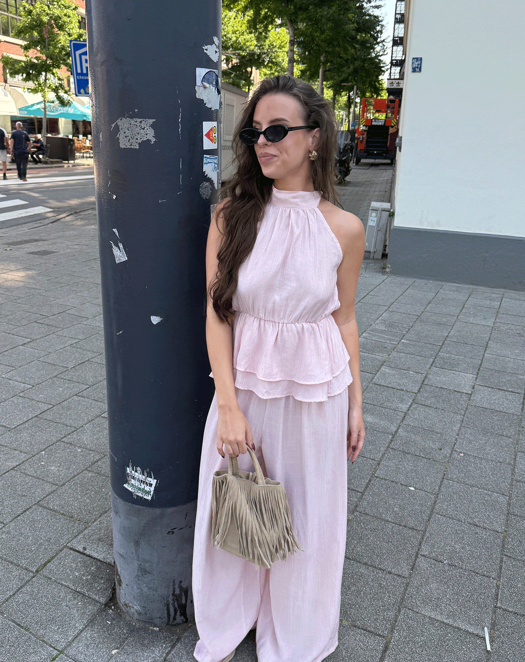 TOP HALTER À VOLANTS HALLY ROSE PÂLE