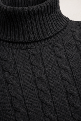 PULL À COL ROULE EN CÂBLE