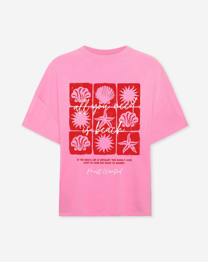 TOUT CE DONT NOUS AVONS BESOIN EST UN T-SHIRT OVERSIZED DE PLAGE ROSE