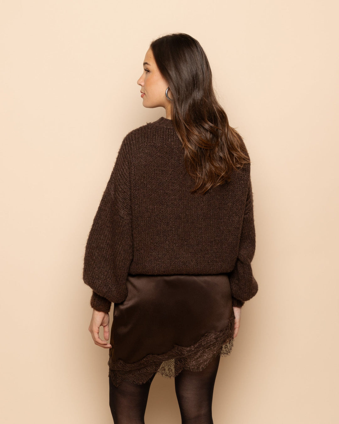 JUPE EN SATIN ASYMÉTRIQUE BRUN