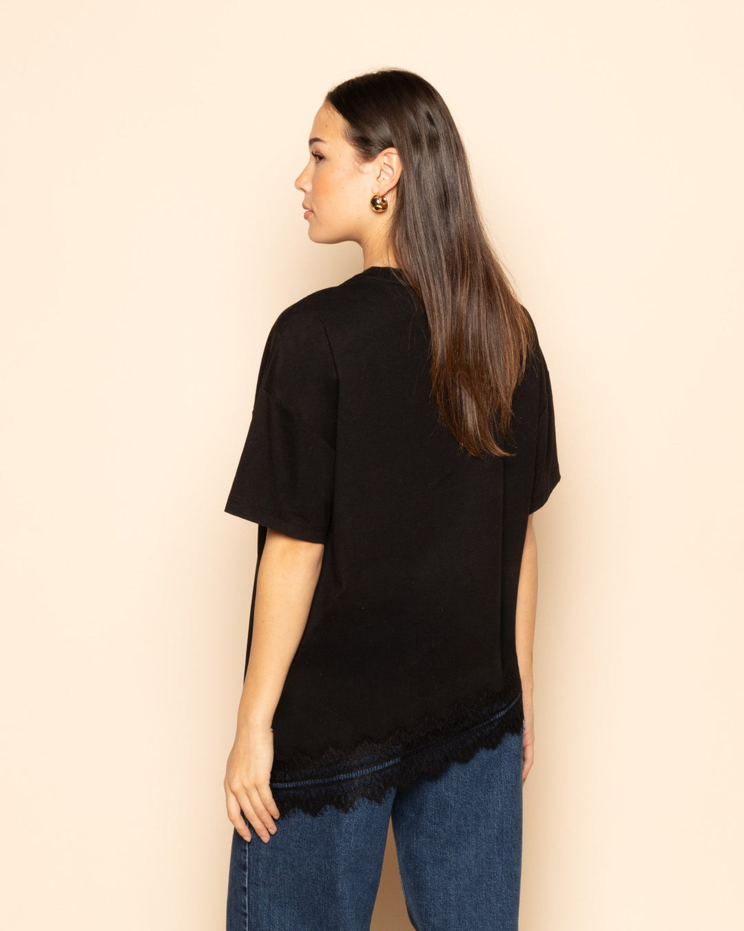 T-SHIRT OVERSIZE À BORD EN LACE NOIR