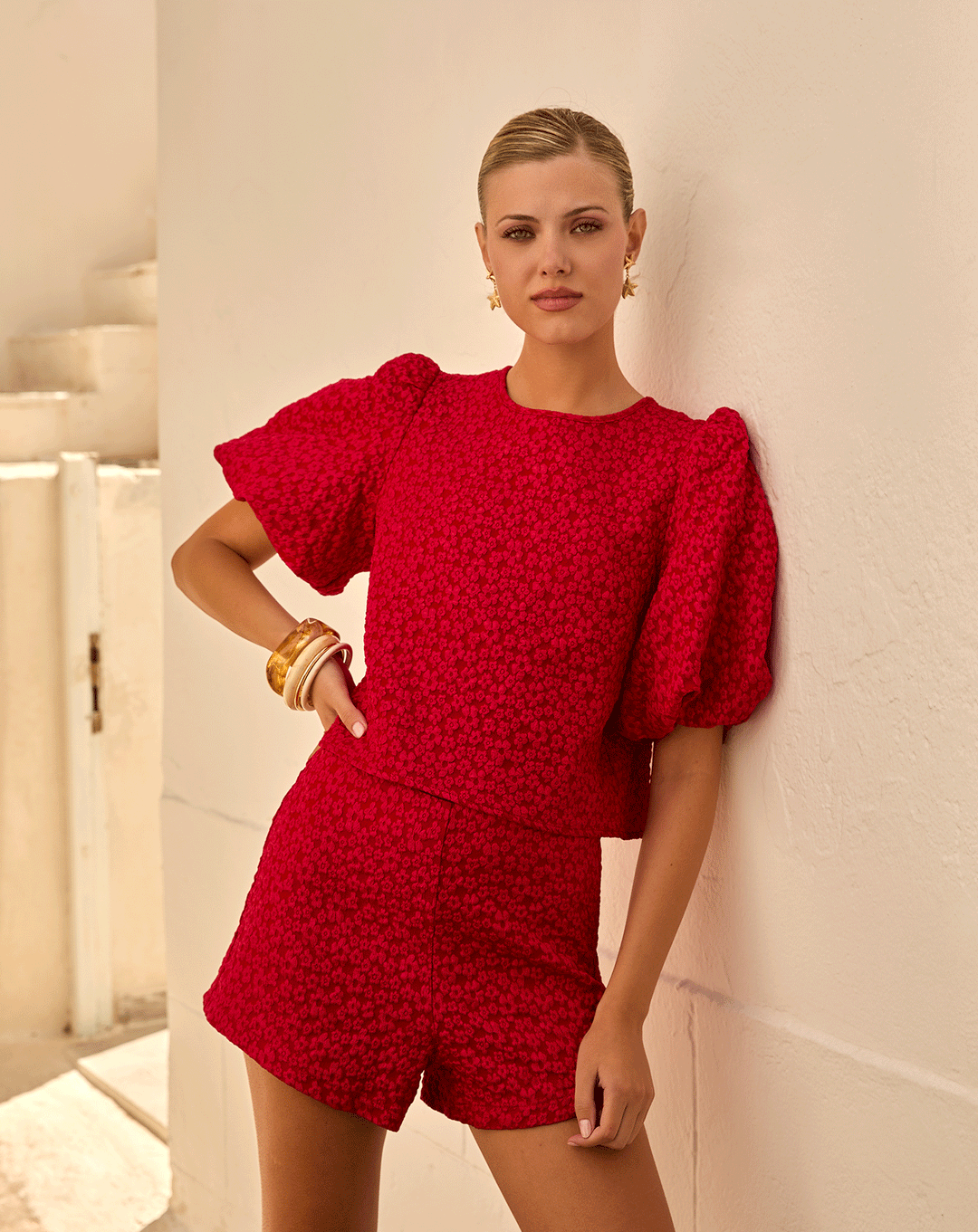 TOP À MANCHES GONFLÉES EN JACQUARD À FLEURS BETTY ROUGE