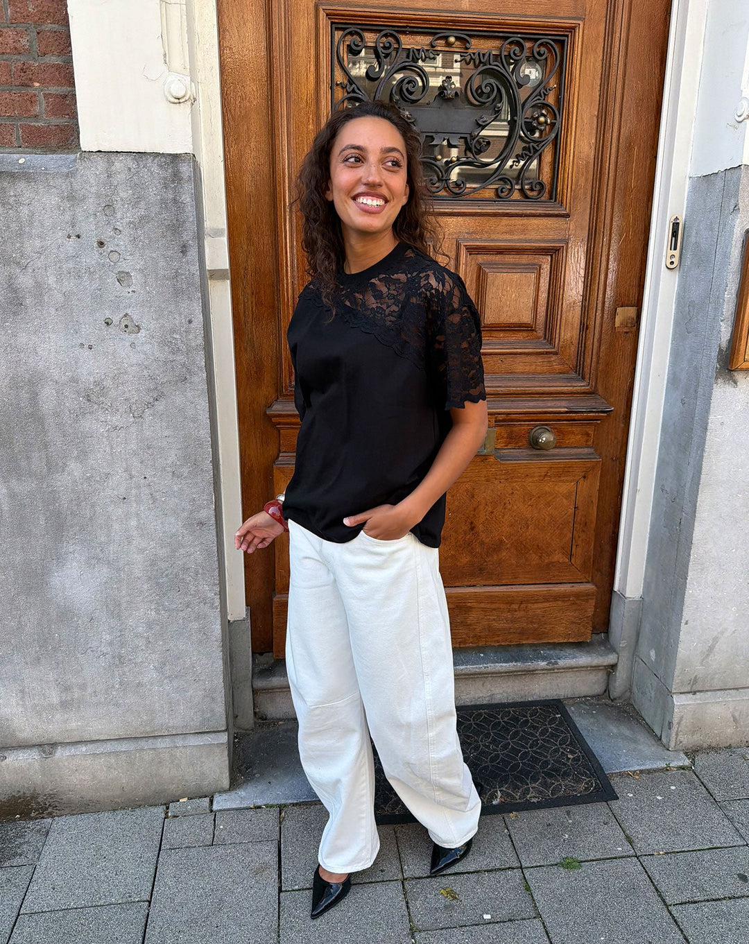 T-SHIRT BOXY EN DENTELLE NOIR