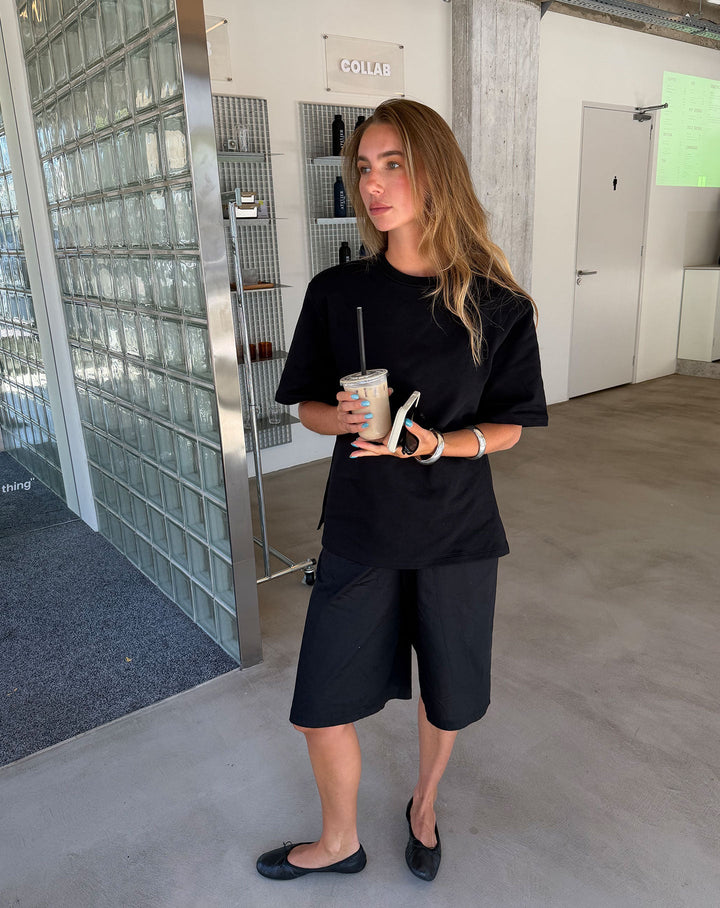 T-SHIRT À MANCHES COURTES AVEC FENTE BOXY NOIR