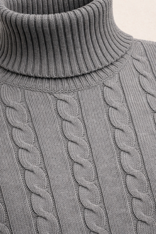 PULL À COL ROULE EN CÂBLES